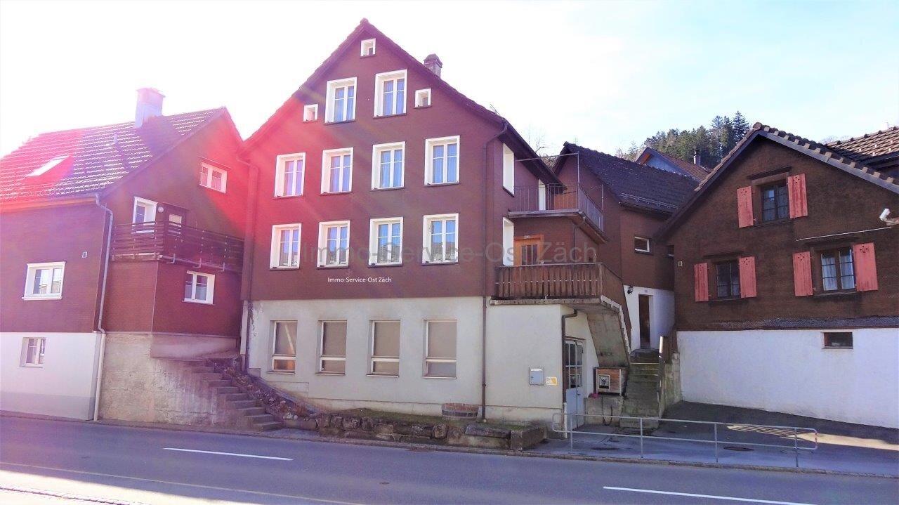 Walzenhausen: Haus mit Remise, Garage mit Lift und eigene Quelle 